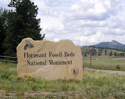 rock sign for fossil beds florissant colorado